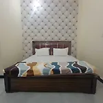 Oyo Home Pushpa Luxury Homestay