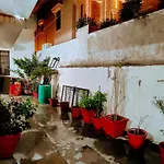Shantiniketan 4Bhk Comfortable Family Stay In Ayodhya