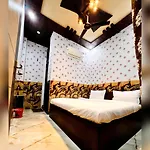 Hotel Raghunandan Inn Near Ram Janambhumi , Parking Available