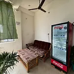 Narayanam Paying Guest House