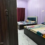 Shree Ayodhya Dham Guest House 300 Meter From Sri Ram Temple Free Pick Up , Drop , Breakfast & Wifi