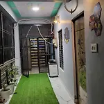 Pralaksha Home Stays & Dormatry