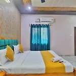 Premium Suites Fully Air Conditioning Spacious & Luxury Room With Great Restaurant & Free Parking Facility- Free Wifi Free Pick Up From Station!!! Top Rated & Most Amazing Family Preferred Hotel In Ayodhya