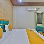 Premium Suites Fully Air Conditioning Spacious & Luxury Room With Great Restaurant & Free Parking Facility- Free Wifi Free Pick Up From Station!!! Top Rated & Most Amazing Family Preferred Hotel In Ayodhya
