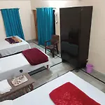Raghuvardham Delux 2 Double Beds And 1 Single Bed Room