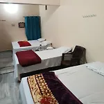 Raghuvardham Delux 2 Double Beds And 1 Single Bed Room