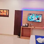 Blueneck Hotel Ayodhya A Veg Place