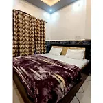 Shri Bhagwati Paying Guest House