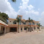 Hotel O Home Kanak Hotel & Resort Homestay