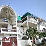 Veena Villa Luxury Suite Ayodhya - 2Km From Ram Mandir