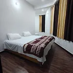 H Y Home Stay