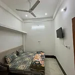 Manoj Home Stay