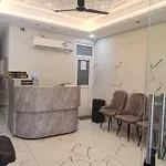 Gaurav Inn
