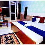 Ayodhya Hotel S H R E E - H A R I - L O D G E Near Temple And Shri Hanuman Garhi Mandir - Restaurant With Wi-Fi Facilities - Hygiene & Spacious Room - Best Lodge In Ayodhya