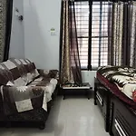 Vardaan Paying Guest House