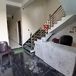 Hotel Saroj Palace