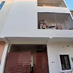 Hotel Saroj Palace