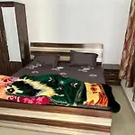 Viraj Cottage Near Ram Mandir