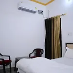 Shri Narayanam Guest House And Home Stay
