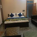 Awadh Kunj Palace