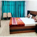 A Premium Hotel Nirmala Palace Ayodhya Near Shri Ram Janmabhoomi And Hanuman Garhi - Railway Station - Restaurant & Parking Facilities - Prime Location With Luxury And Spacious Room - Book Now