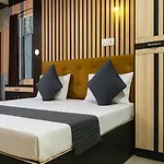 Hotel Rajnandani Palace Ayodhya By Iq Hotels - Near Ram Mandir