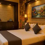 Hotel Rajnandani Palace Ayodhya By Iq Hotels - Near Ram Mandir