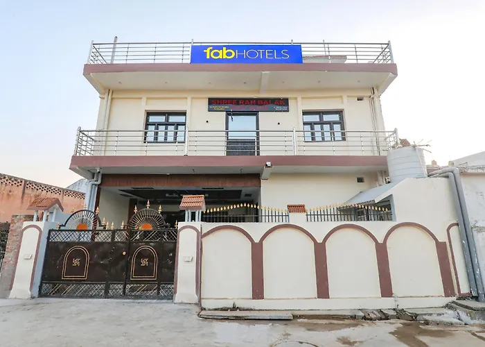 Fabexpress Awadh Inn - 400M From Shri Ram Janam Bhumi