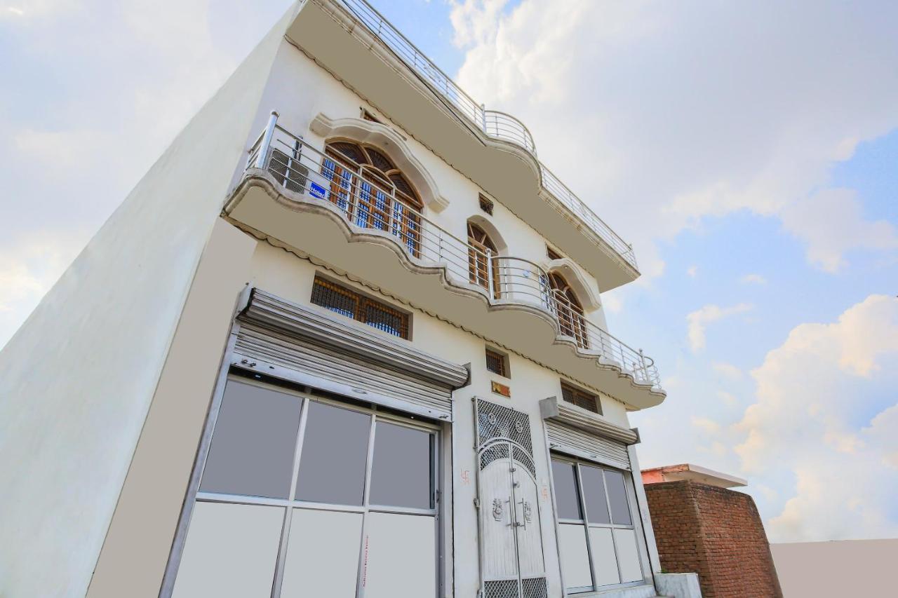 Oyo 37103 Maa Vaishno Hotel Ayodhya