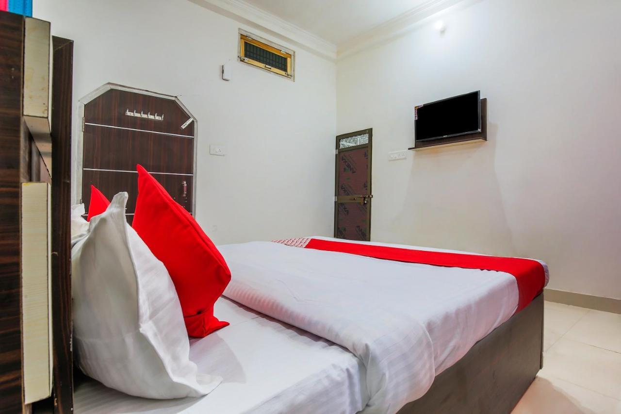 Hotel Oyo 37103 Maa Vaishno Ayodhya