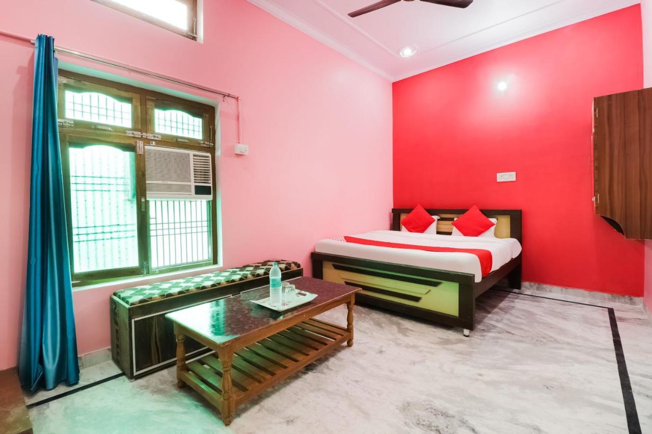 Hotel Oyo 41419 Balaji Palace Ayodhya