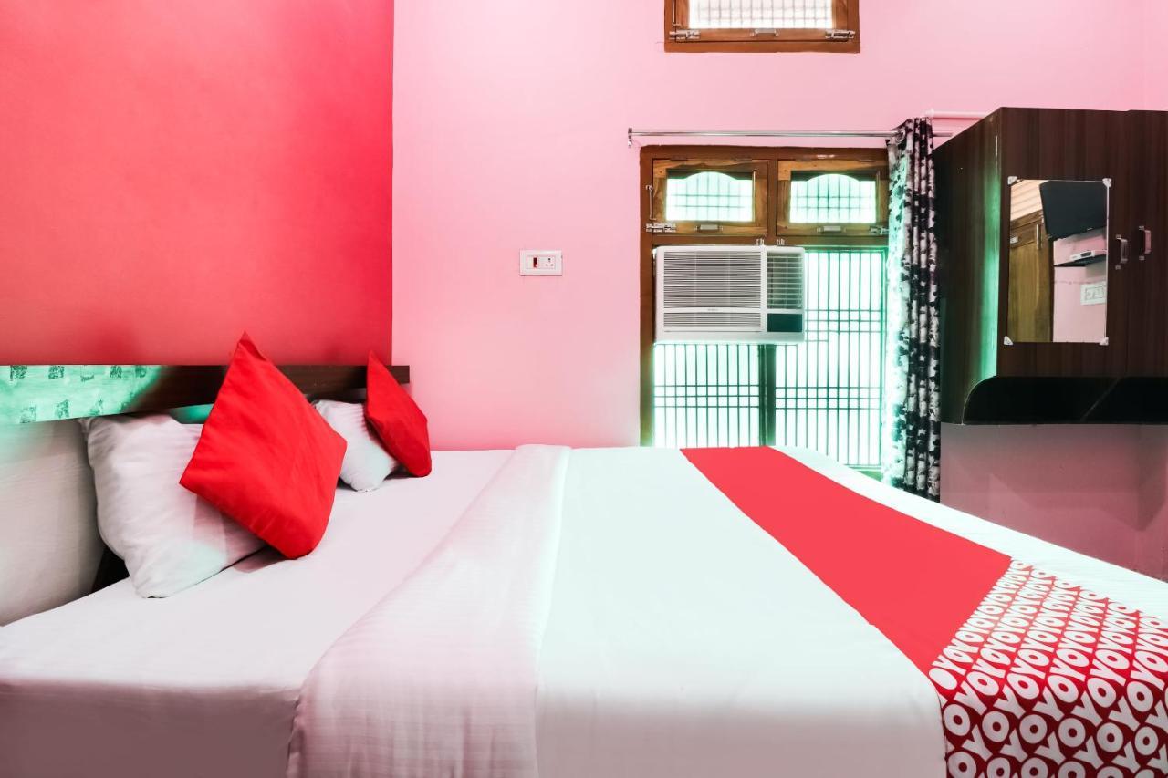 Hotel Oyo 41419 Balaji Palace Ayodhya
