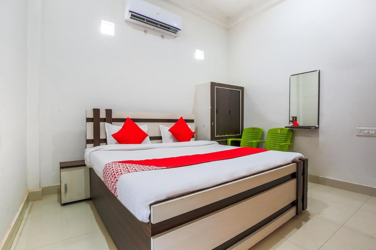 Oyo 37103 Maa Vaishno Hotel Ayodhya