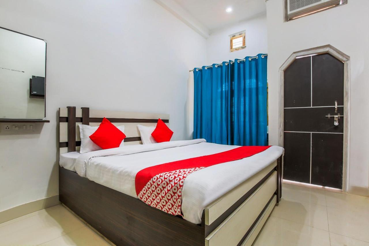 Hotel Oyo 37103 Maa Vaishno Ayodhya