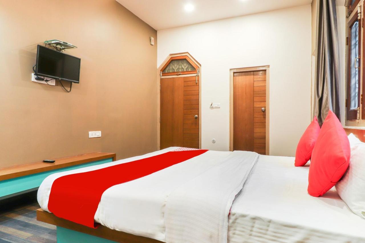 Oyo 26781 Raghupati Hotel
