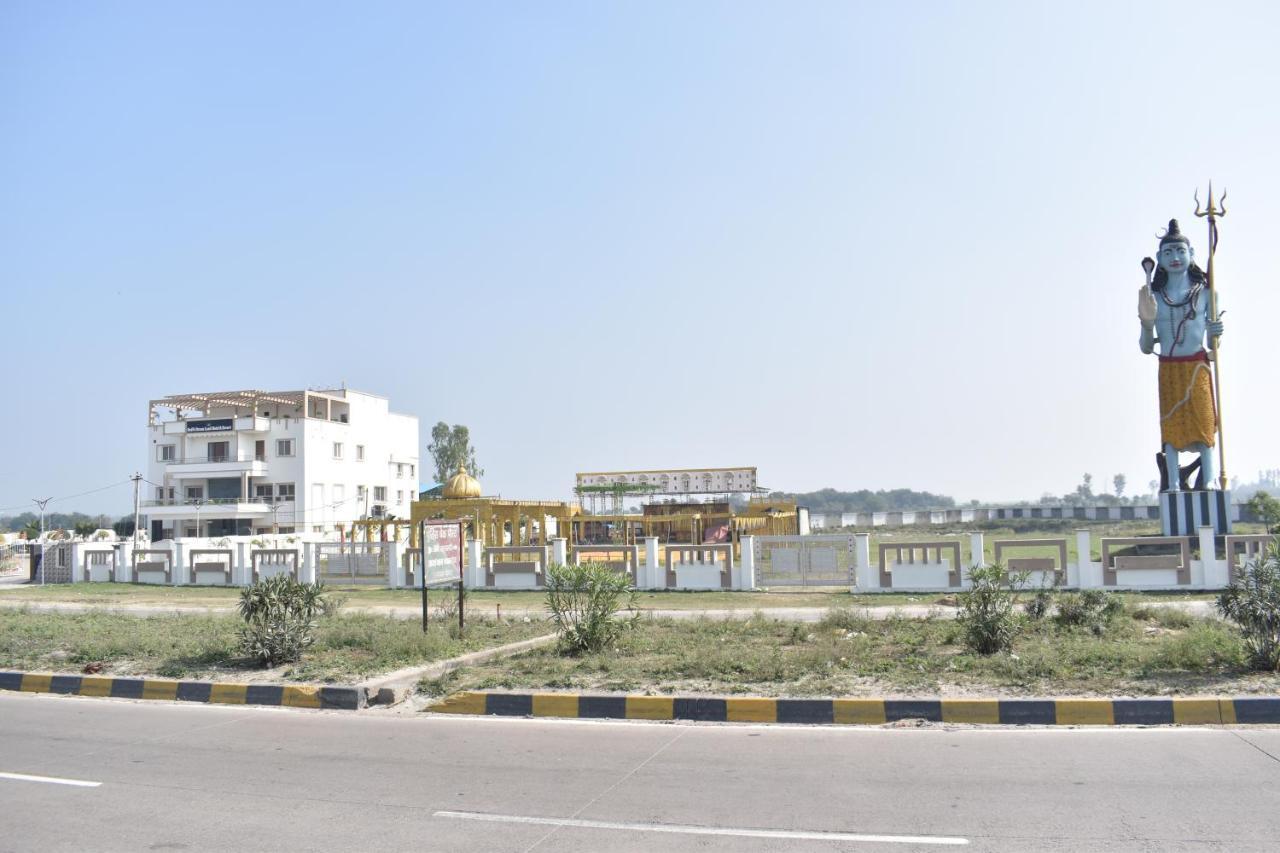Bedi's Dream Land & Hotel Ayodhya
