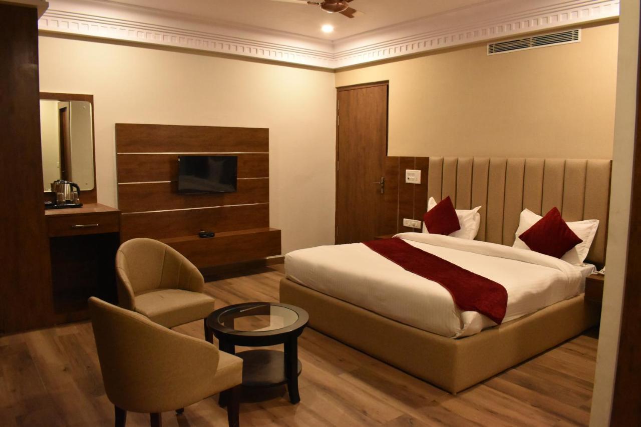 Bedi's Dream Land & Hotel *