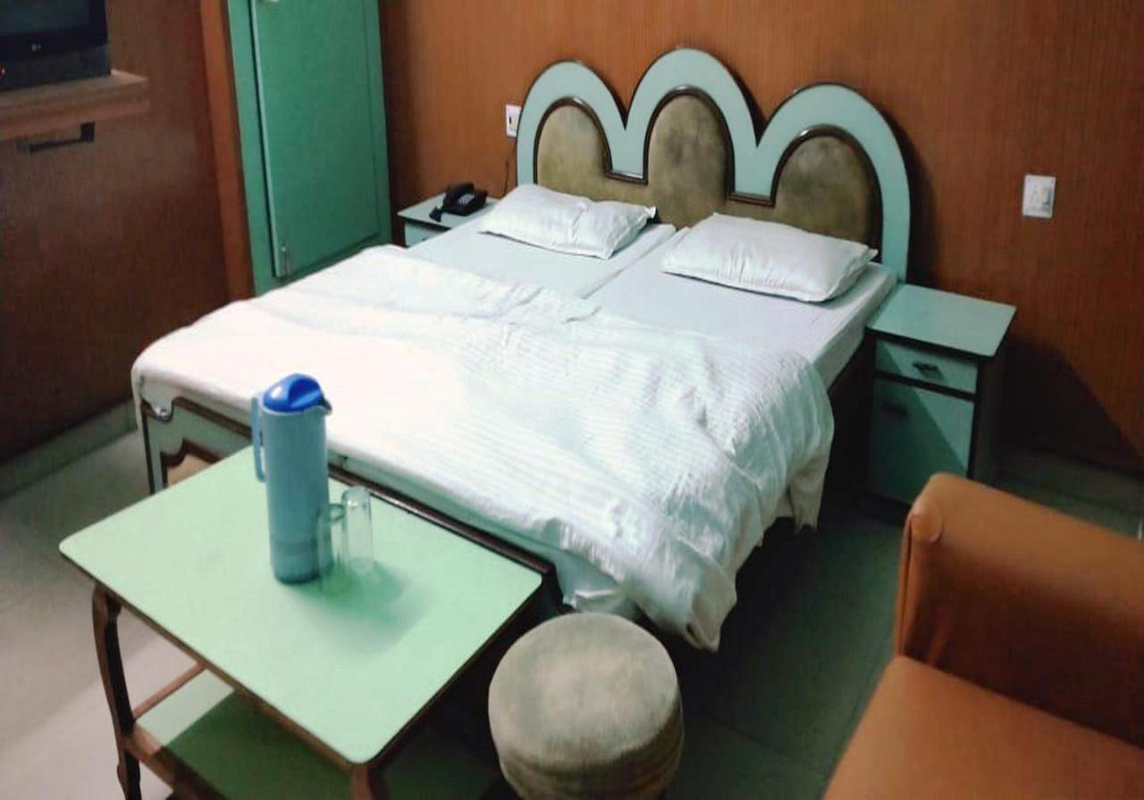 Shri Ram Hotel
