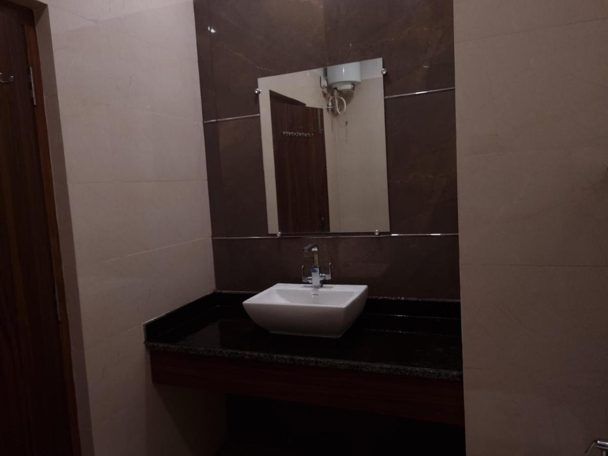 Hotel Rama Residency 3*