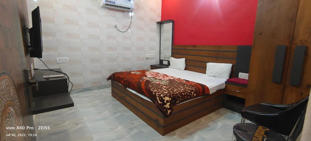 Hotel The Nirmala Palace 3*