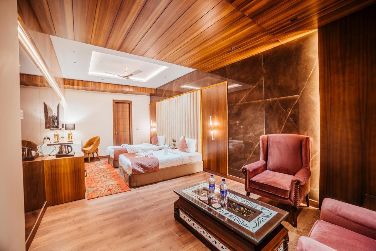 The Ramayana Hotel, 4*