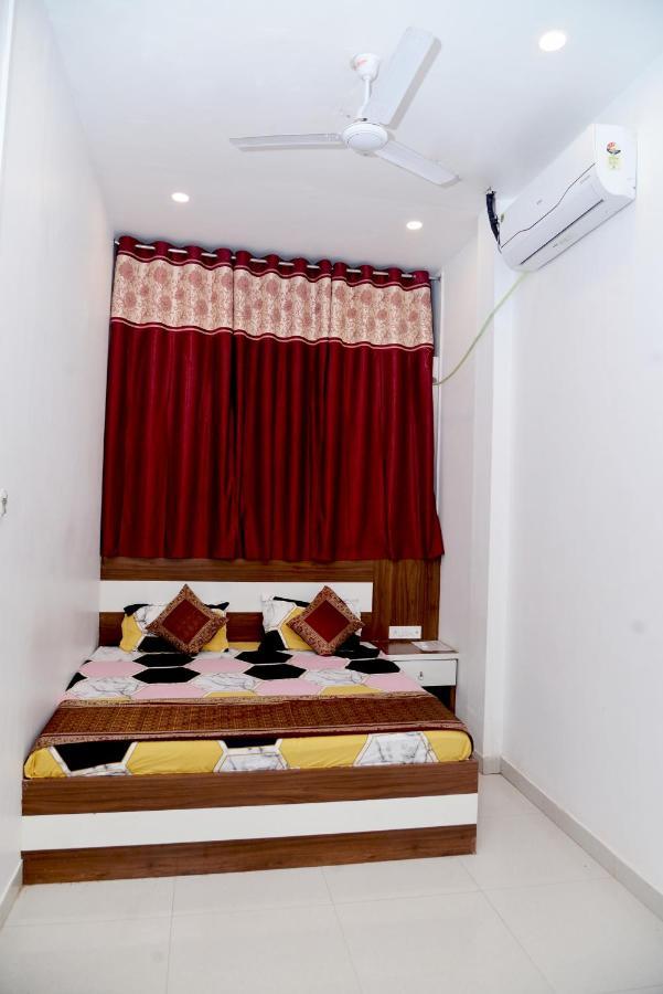 Ramay Palace 400 Meter From Ram Mandir 3*