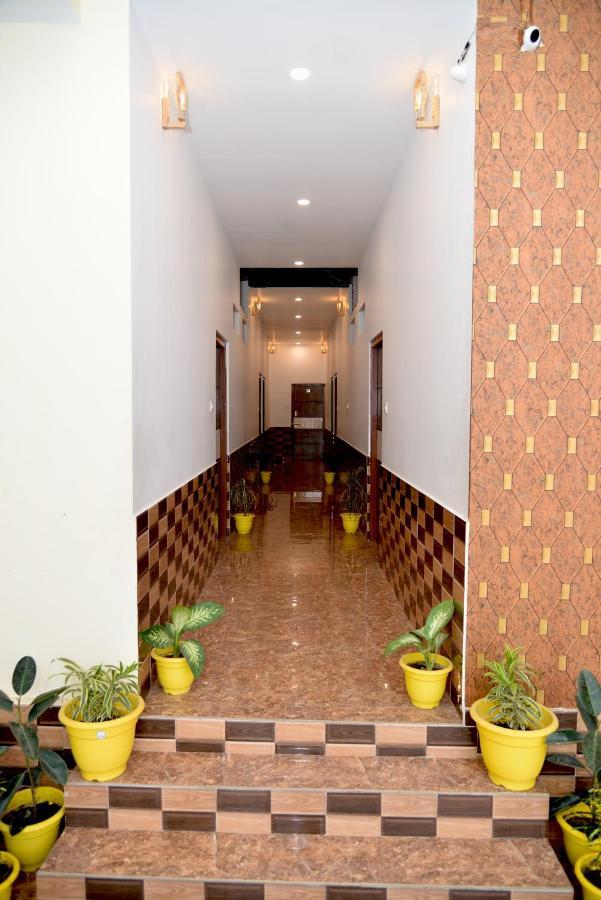 Hotel Ramay Palace 400 Meter From Ram Mandir Ayodhya