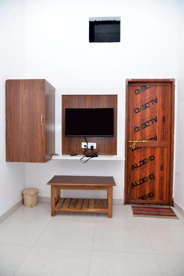 Ramay Palace 400 Meter From Ram Mandir Hotel