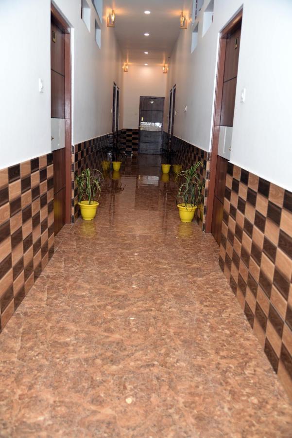 Hotel Ramay Palace 400 Meter From Ram Mandir Ayodhya