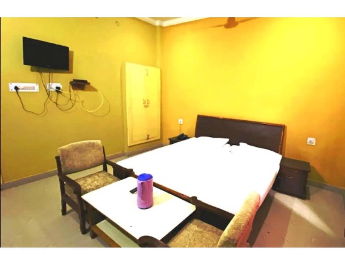Shri Ram Hotel,ayodhya * Ayodhya