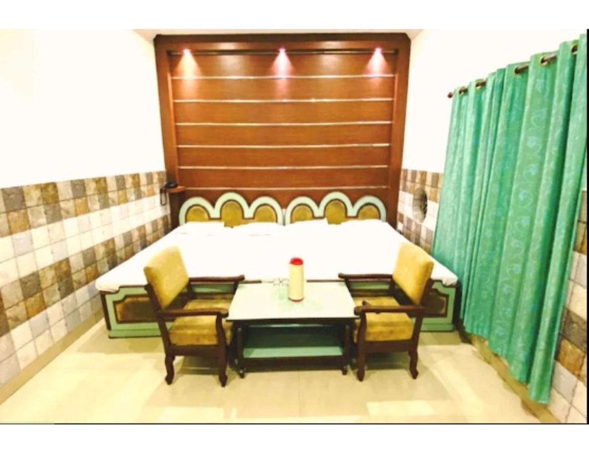 Shri Ram Hotel,ayodhya *