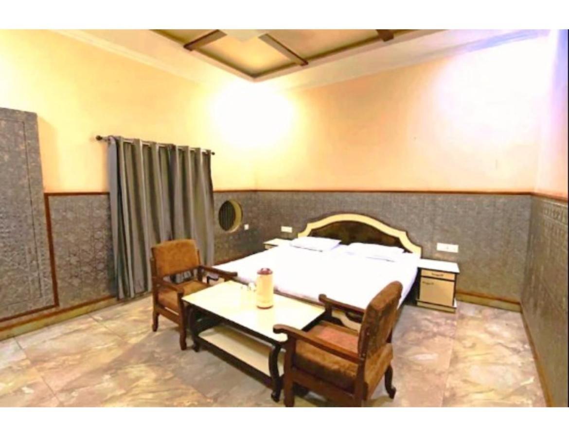 Shri Ram Hotel,ayodhya Ayodhya