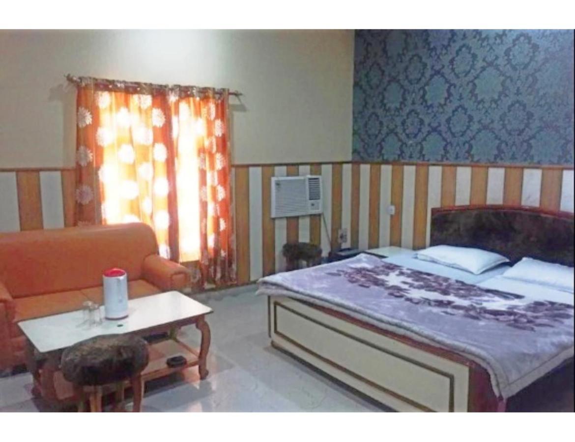Shri Ram Hotel,ayodhya Homestay *