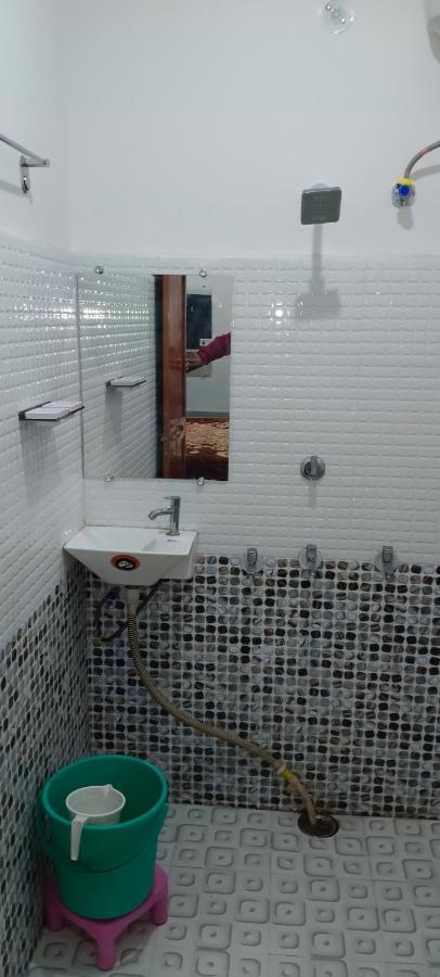 Shree Gorakhnath Hotel Ayodhya